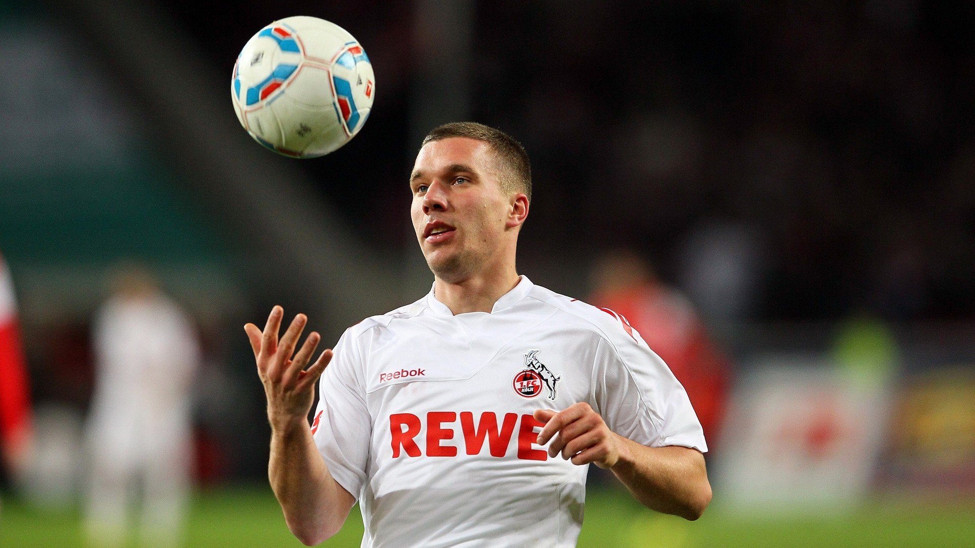 开云·体育官方网站入口-哈兰德欧冠表现出色,再次打破多特蒙德的防线,哈兰德欧冠进了几个球